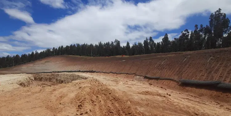 Solution - Talud Las Perdices ruta 180