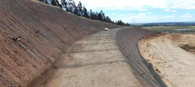 Solution - Talud Las Perdices ruta 180